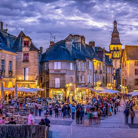 Les Milandes Sainte-Mondane